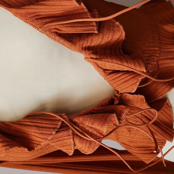 Ruffled tie top - Picture 4 of 4